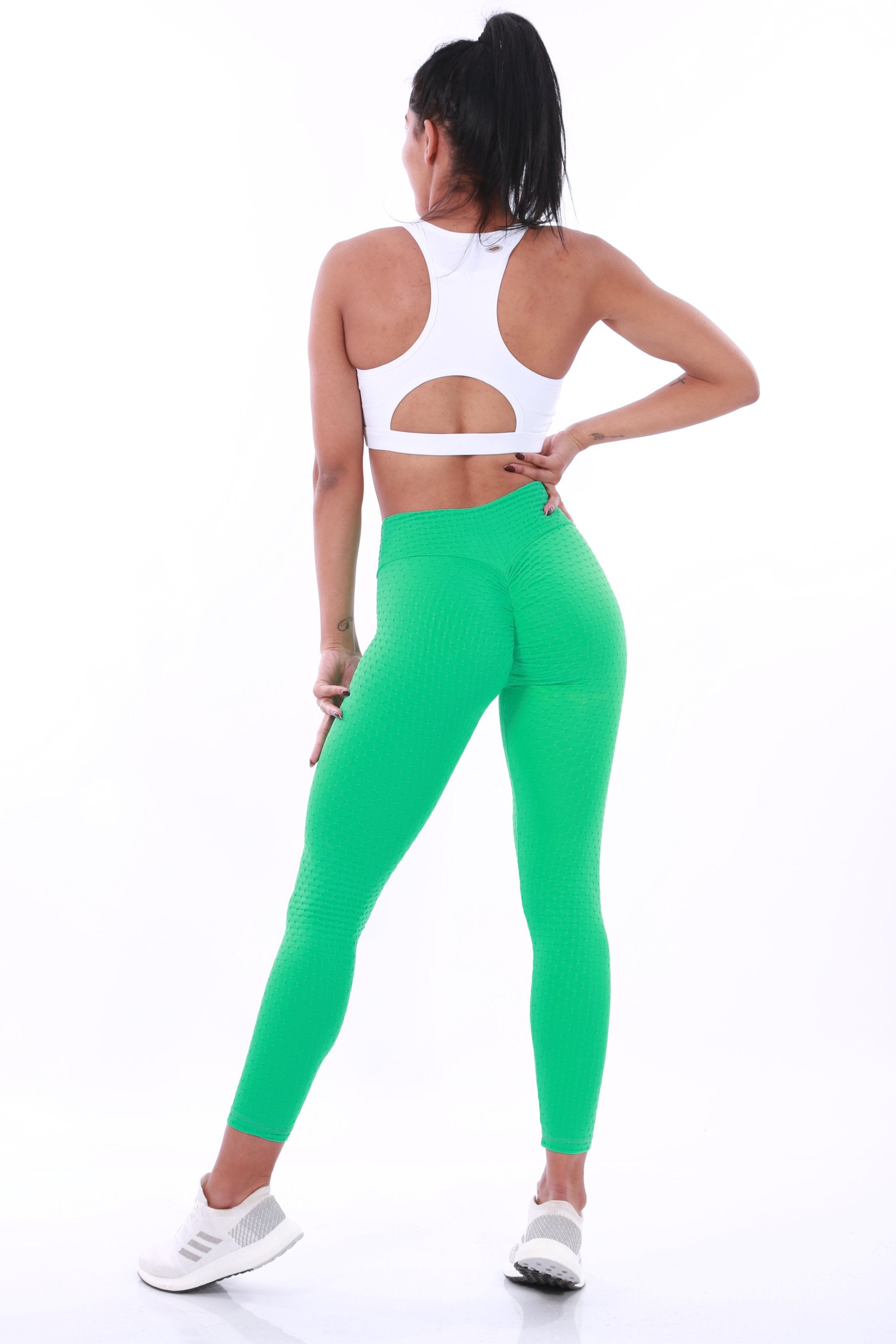 Gym bunny Scrunch leggings active wear - green – Wonderfit Australia
